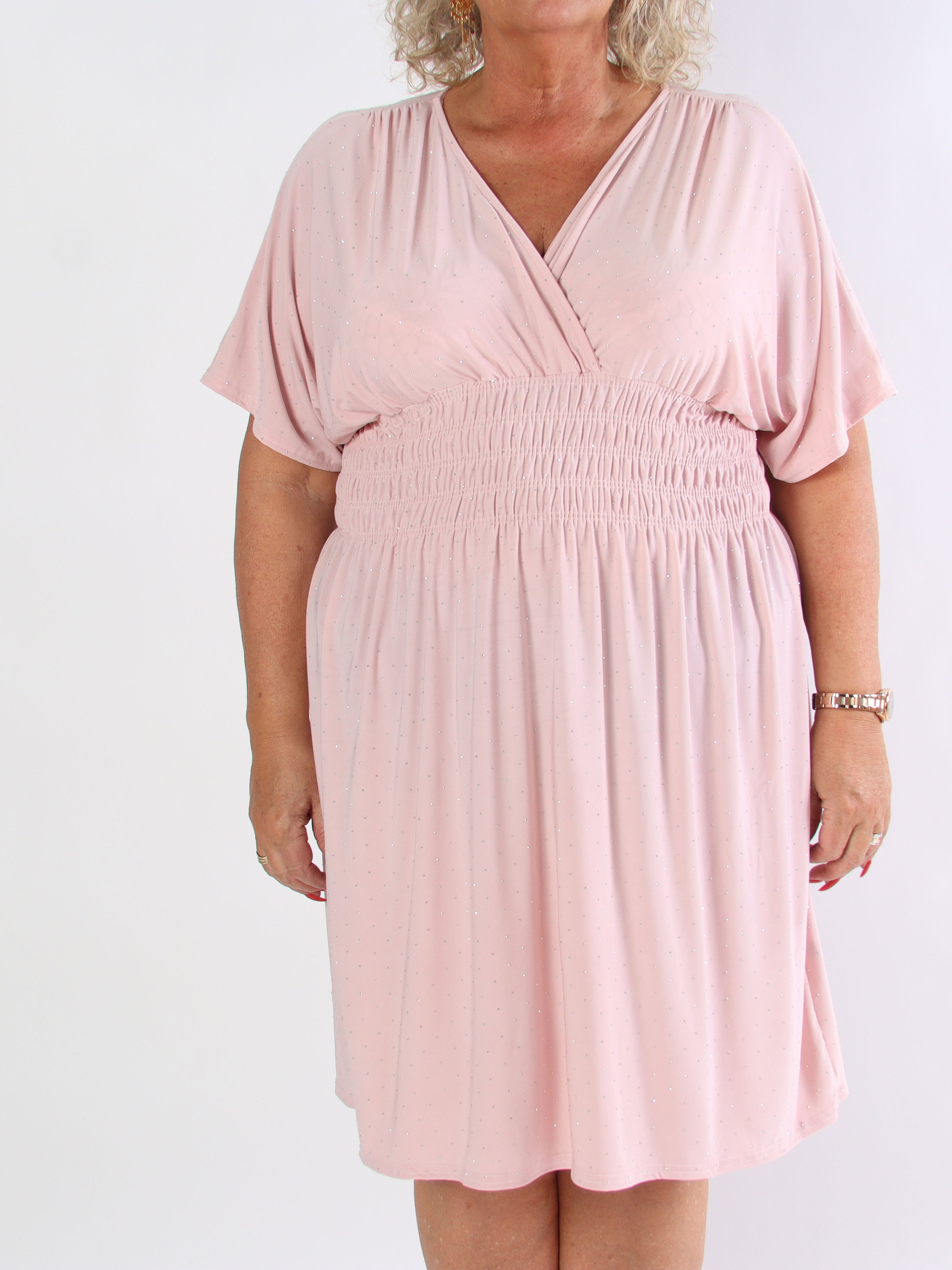 Pams Crystal Short - Kort elastisk plus size klänning med strass